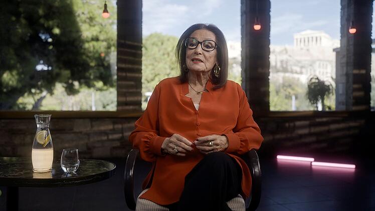 Auch Kults&auml;ngerin Nana Mouskouri hat ihre Geschichte und eine Meinung zu 70 Jahre ESC.