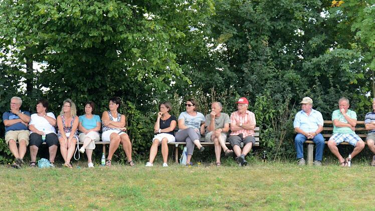 Die besten Plätze beim SV Aura.   Foto: ssp