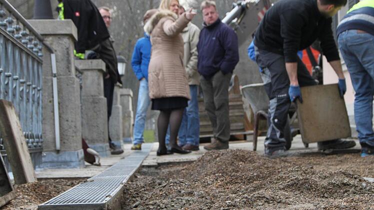 Staatsbad Bad Brückenau: Die Terasse des historischen Bellevue wird erneuert. Foto: Ulrike Müller
