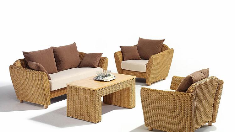 Garnitur "Bernadeo": Hier vereinen sich fränkische Korbflechtkunst und exklusive Polsterung zu einem Korbmöbel für höchste Ansprüche. Ist auch mit verstellbarem Rücken und in jeder Größe vom Flechtshop Backert lieferbar.  Foto: PR