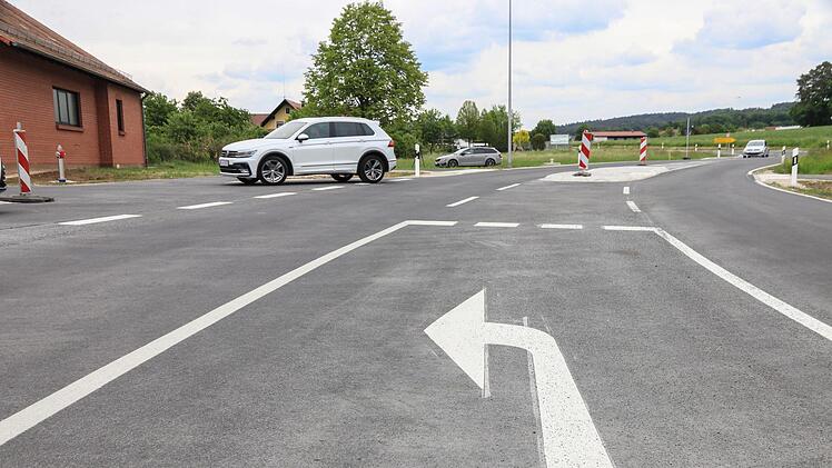 Die allermeisten Besucher kommen aus der anderen Richtung, die Linksabbiegespur halten viele deshalb für unnötig. Foto: NEWS5/Merzbach