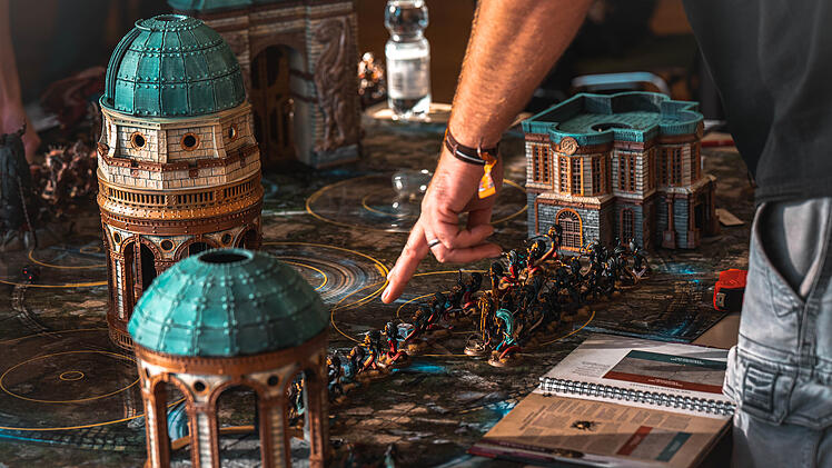 Kulmbacher Plassenburg: Miniatur-Schlacht hautnah erleben - Erstes "Tabletop"-Turnier findet statt