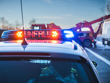 Unfall auf A3 bei Erlangen: Mann lebensgefährlich verletzt - Alkohol und Drogen im Spiel