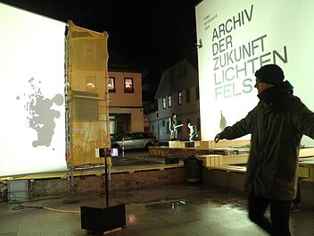 Die digitale Technik macht es möglich: mit dem eigenen Körper digitale Avatare (Grafikfiguren) erzeugen  Foto: Gerda Völk
