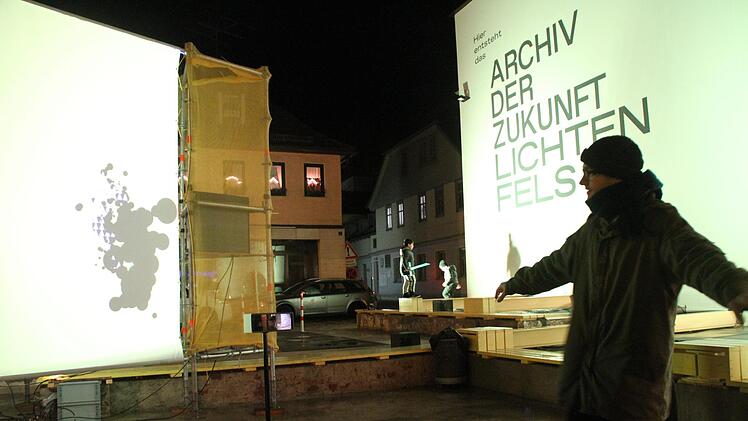 Die digitale Technik macht es möglich: mit dem eigenen Körper digitale Avatare (Grafikfiguren) erzeugen  Foto: Gerda Völk