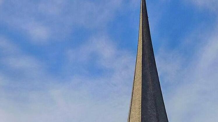Reiche Geschichte: die Kirche in Hellingen.