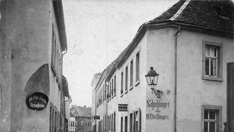 Schuhlager in der Marktgasse 5 aus dem Jahr 1888. Foto: Archiv Adolf Dörflinger