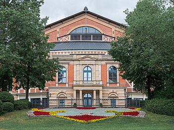 Bayreuther Festspielhaus am Grünen Hügel