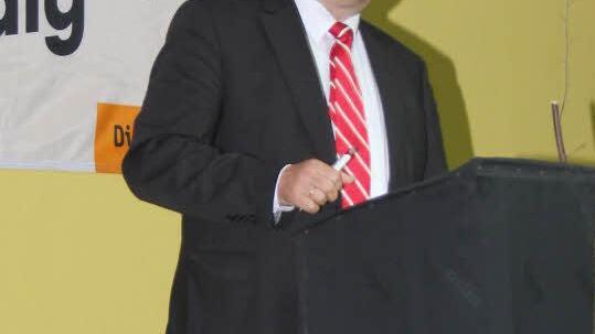 Festredner: Peter Meyer, Vizepräsident des bayerischen Landtags, betonte die Bedeutung der engen Verbindung zu den Ortsverbänden für die Arbeit im bayerischen Parlament. Foto: Klaus Klaschka
