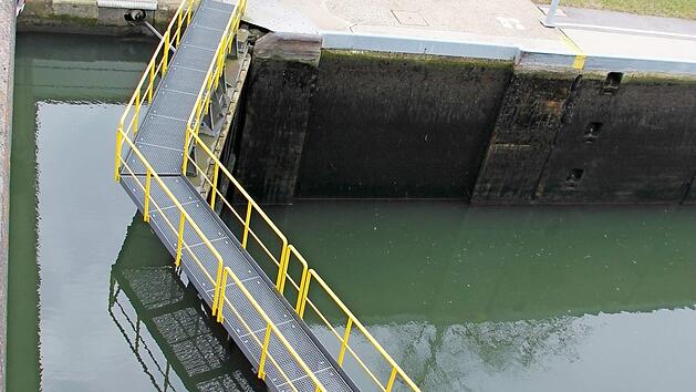 Das Schleusentor ist zu (hier Knetzgau). Wegen des Warnstreiks - und wohl auch wegen der Schifffahrtssperre - kamen am gestrigen Mittwoch keine Schiffe auf dem Main durch die Schleusen.  Symbolfoto: Klaus Schmitt/Archiv