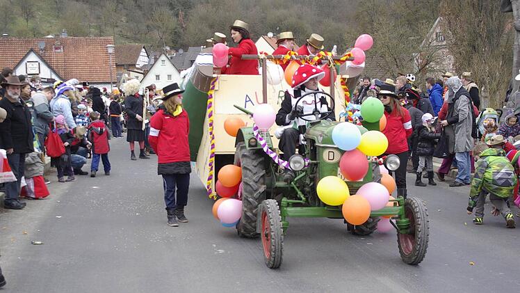 Faschingszug Aura