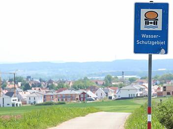 Das Höchstadter Baugebiet Häckersteig soll weiter wachsen. Das Wasserschutzgebiet könnte dieses Wachstum begrenzen. Foto: Andreas Dorsch