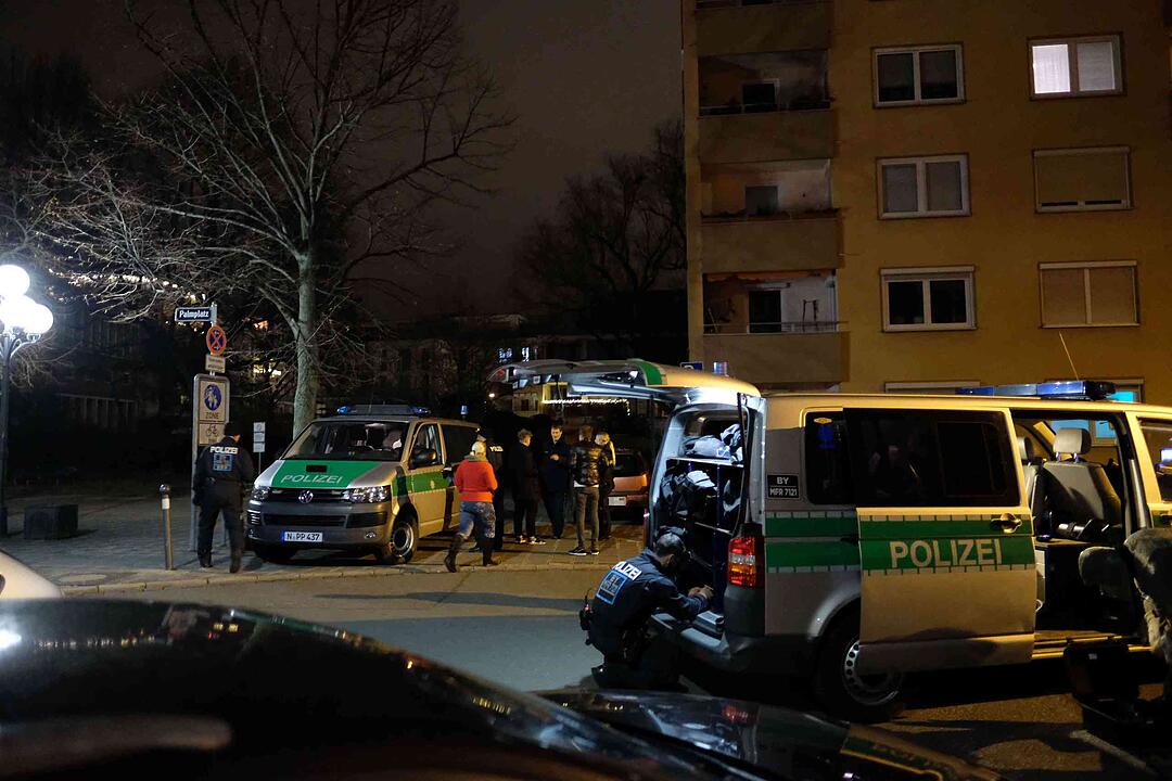Nürnberg: Drei Frauen niedergestochen - Täter auf der Flucht