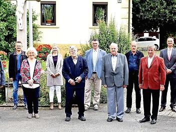 Ehrungen bei der CSU Frauendorf-Lautergrund: Das Bild zeigt von links Christian Meißner (Kreisvorsitzender), Stefan Dinkel (Stadtrat), Hans Fischer, Jürgen Hagel (Stadtrat), Anna-Maria Krappmann, Christina Gründel (Stadträtin), Johann Schaller, Hans-Josef Stich (Bürgermeisterkandidat), Richard Krappmann, Thomas Kunzelmann, Johann Dusold, Tobias Dusold (Vorsitzender), Georg Mager, Wolfgang Herold (stellvertretender Vorsitzender), Oswald Krappmann (Ehrenvorsitzender) und Holger Then (Dritter B...