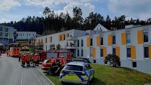 Thurnau: Klinik in Oberfranken wegen Feuer evakuiert - Hausmeister werden zu Helden