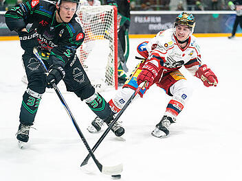 Staugeplagte H&ouml;chstadter Fans sehen Deggendorfer Sieg