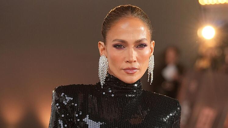 Manche Stars wie Jennifer Lopez nahmen es mit der eigenen Altersangabe nicht ganz so genau.