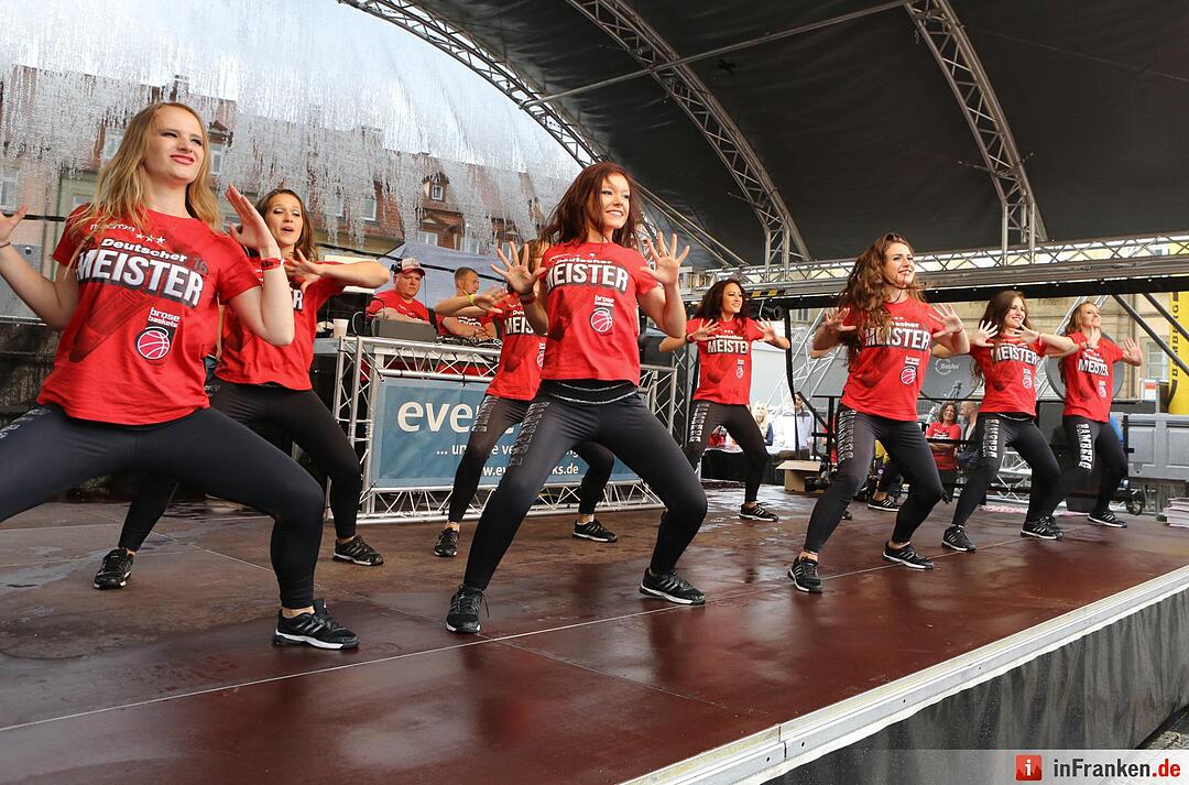 So feiern die Brose Baskets