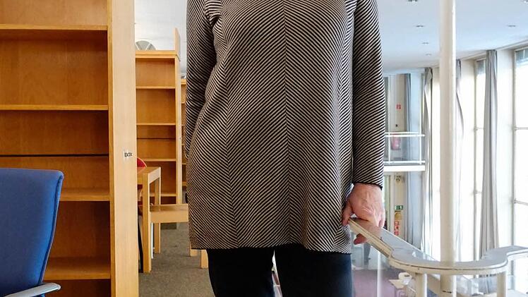 Ingrid Bierer im Spielesaal des Pellerhauses Foto: Nikolas Pelke