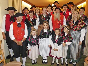 Die Wiesenttaler heute sind eine große Trachtenfamilie.  Foto: Paul Pöhlmann