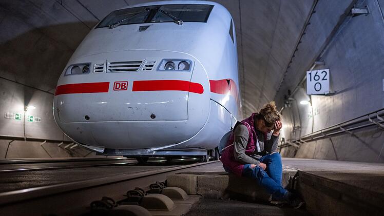 &Uuml;bungseinsatz im Eisenbahntunnel Sandberg
