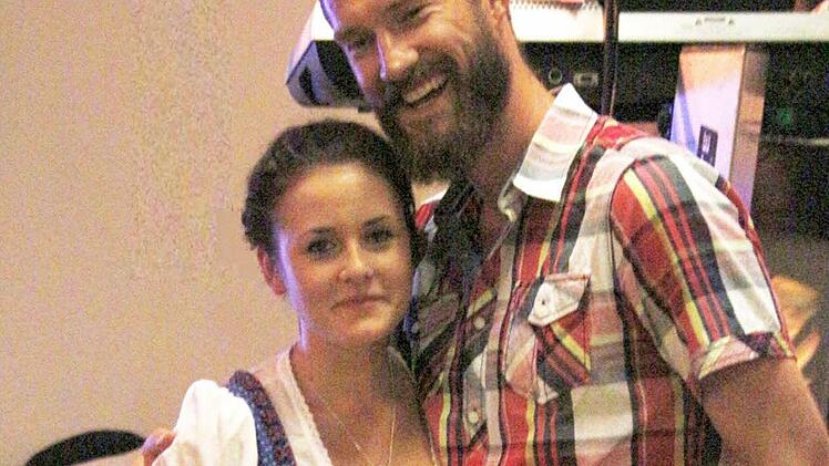 Sie haben Grund zum Lachen. Die Sieger des Gaudi Wettbewerbs, Svenja Meußel und Michael Pirmer.  Foto: aph