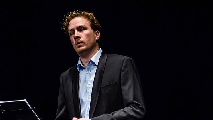 Der Tenor David Zimmer und Claudio Rizzi am Flügel gestalteten einen Liederabend im Theater in der Reithalle.Foto: Jochen berger