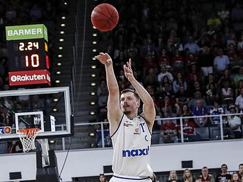 77 Dreier versenkte Andi Obst (Trefferquote 38 Prozent) in der abgelaufenen Saison. Foto: Daniel L&ouml;b