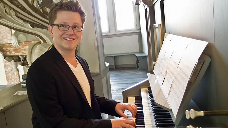 Joel Dicker (hier an der Orgel der Coburger Schlosskirche der Ehrenburg) musiziert am Samstag in der Morizkirche.Foto: Archiv/Jochen Berger
