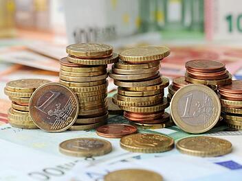 Der  Haushaltsplan für die Marktgemeinde Wildflecken wurde vorgestellt. Eine neue Kreditaufnahme ist im Jahr 2020 zum aktuellen Stand nicht geplant.  Symbolbild: Tobias Hase/dpa