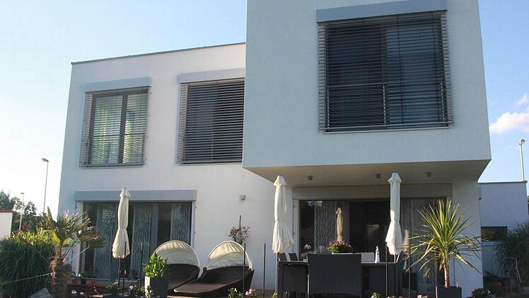 Die Terrasse der Zollhöfers ist ein kleines Paradies. Fotos: Sabine Herteux
