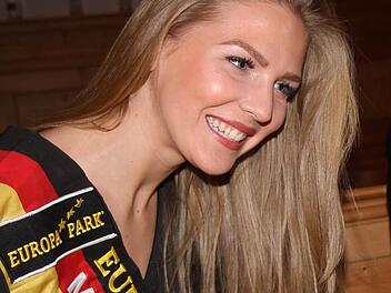 Olga Hoffmann musste einige Autogramme schreiben. Fotos: Günther Geiling