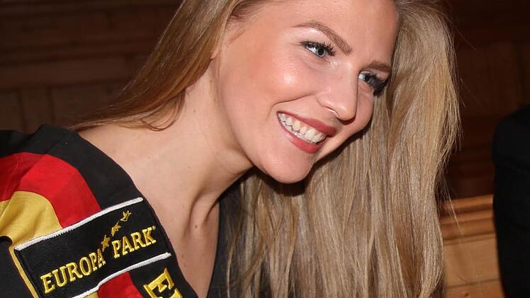 Olga Hoffmann musste einige Autogramme schreiben. Fotos: Günther Geiling