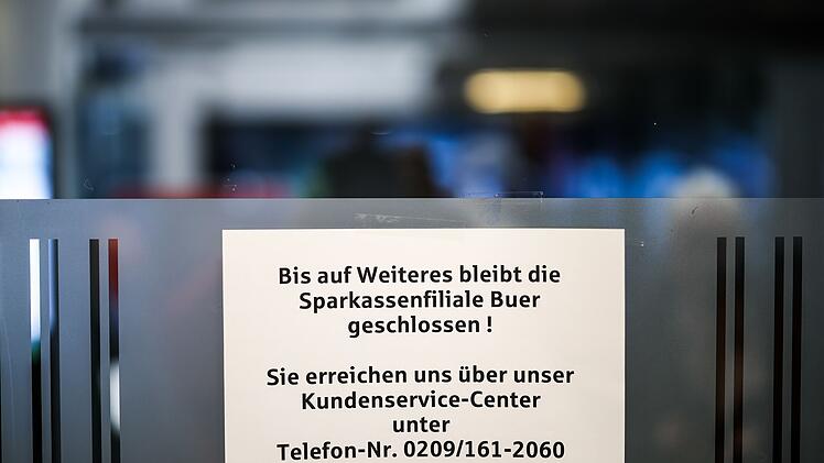 Nach Bankeinbruch - Tresorraum mit Bohrer aufgebrochen