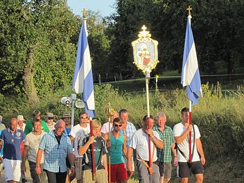 Bald da: Nur noch wenige Kilometer liegen vor den Wallfahrern auf ihrem Rückweg nach Ramsthal. Fotos: Andreas Lomb