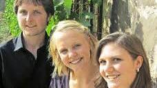 Dominik Tremel, Mirjam Striegel, und Anna Feith treten in St. Nikolaus auf.  Foto: Veranstalter