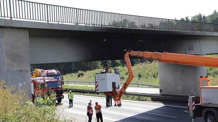 Bis zum Ausbau der A3 darf diese Brücke nur mit maximal zwölf Tonnen befahren werden.