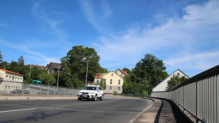 Die Brücke wird saniert - und die Zent-Bewohner werden abgeschnitten. Foto: Thomas Malz