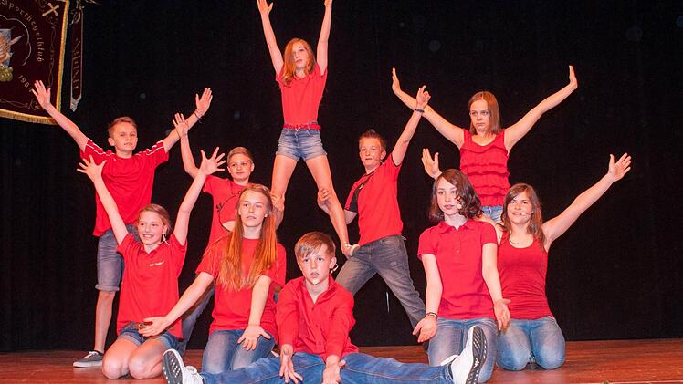 Die "Rabbit-Kids" boten eine gelungene und am&uuml;sante Showtanzeinlage.  Fotos: David Englert