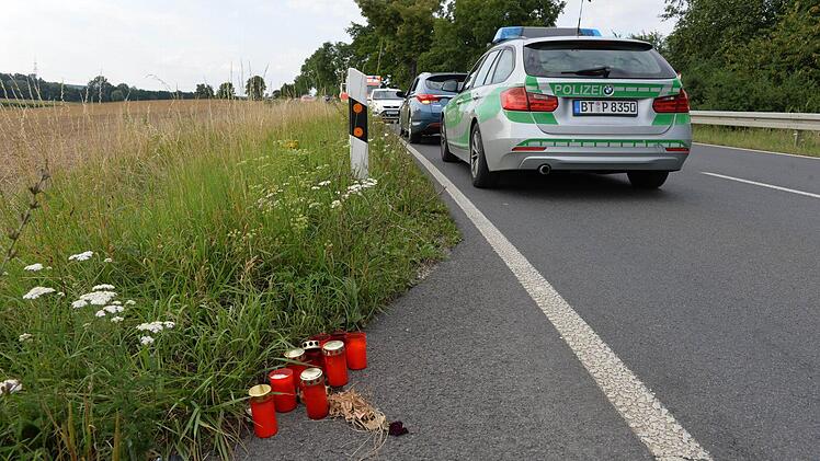Ein 16-Jähriger ist am Donnerstagabend zwischen Straßgiech und Drosendorf tödlich verletzt worden. Foto: Ronald Rinklef