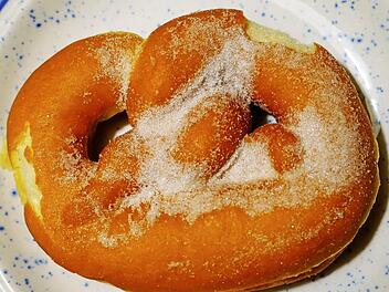 Wenn im Frankenwald Kinder einst ihren Paten ein glückliches neues Jahr wünschten, bekamen sie mancherorts sogenannte Ringe, einen Neujahrsweck also. Foto: Roland Schönmüller