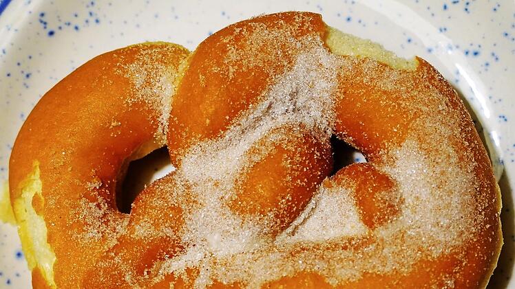 Wenn im Frankenwald Kinder einst ihren Paten ein glückliches neues Jahr wünschten, bekamen sie mancherorts sogenannte Ringe, einen Neujahrsweck also. Foto: Roland Schönmüller