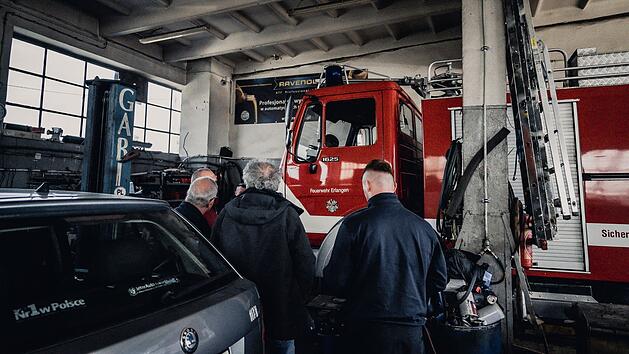 Feuerwehr Erlangen gerät auf Ukraine-Fahrt in Not - in Polen erfährt sie unerwartete Hilfe