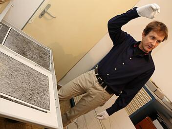 Gerhard Schlötzer in seinem Atelier in der Pathologie des alten Bamberger Krankenhauses Fotos: Barbara Herbst