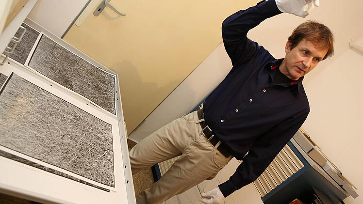 Gerhard Schlötzer in seinem Atelier in der Pathologie des alten Bamberger Krankenhauses Fotos: Barbara Herbst