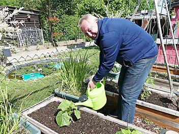 Reinhold Pflaum findet in seinem Schrebergarten Abwechslung und Erholung.  Foto: Marion Krüger-Hunddrup
