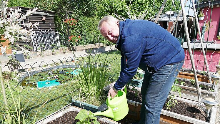 Reinhold Pflaum findet in seinem Schrebergarten Abwechslung und Erholung.  Foto: Marion Krüger-Hunddrup