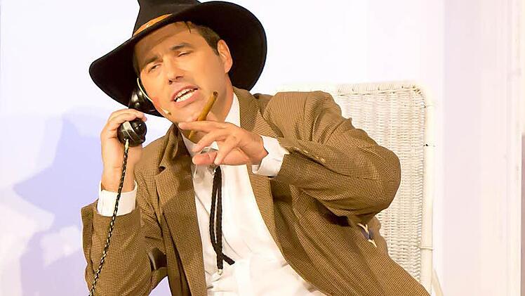 Rainer Möbus als Harrison Howell