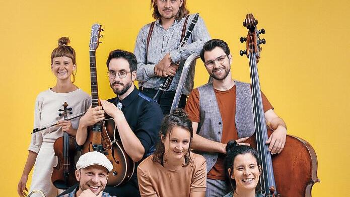 Die Klezmer-Band Yxalag tritt in Erlangen auf.