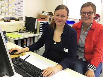 Die neue und die scheidende Geschäftsführerin: Franziska Ruby und Iris Piper, die heute - nach über 25 Jahren - offiziell verabschiedet wird. Foto: Christiane Lehmann
